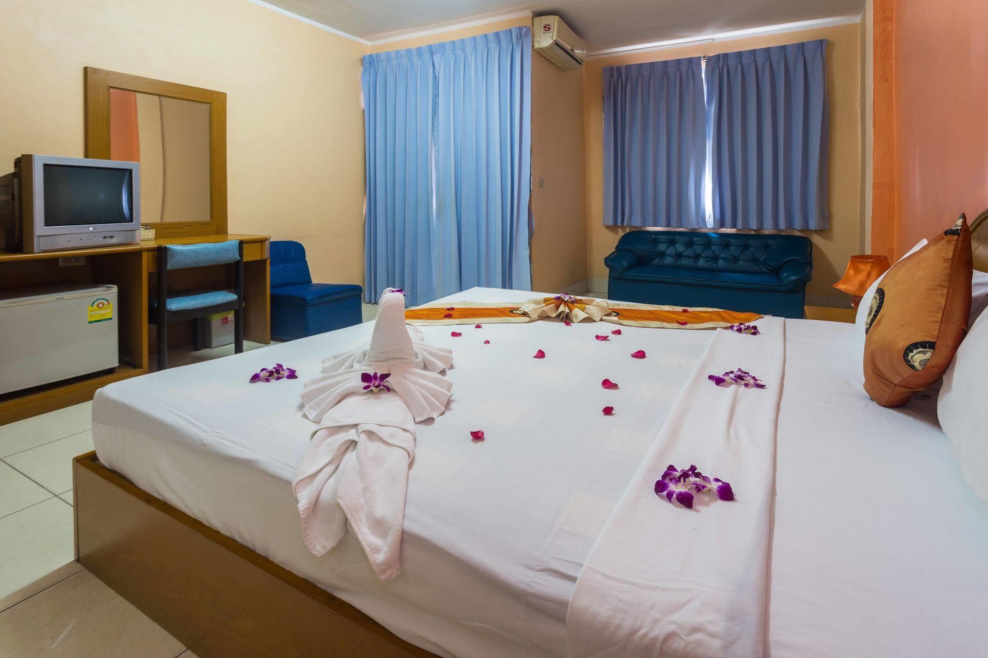Guesthouse Belvedere Patong Екстериор снимка