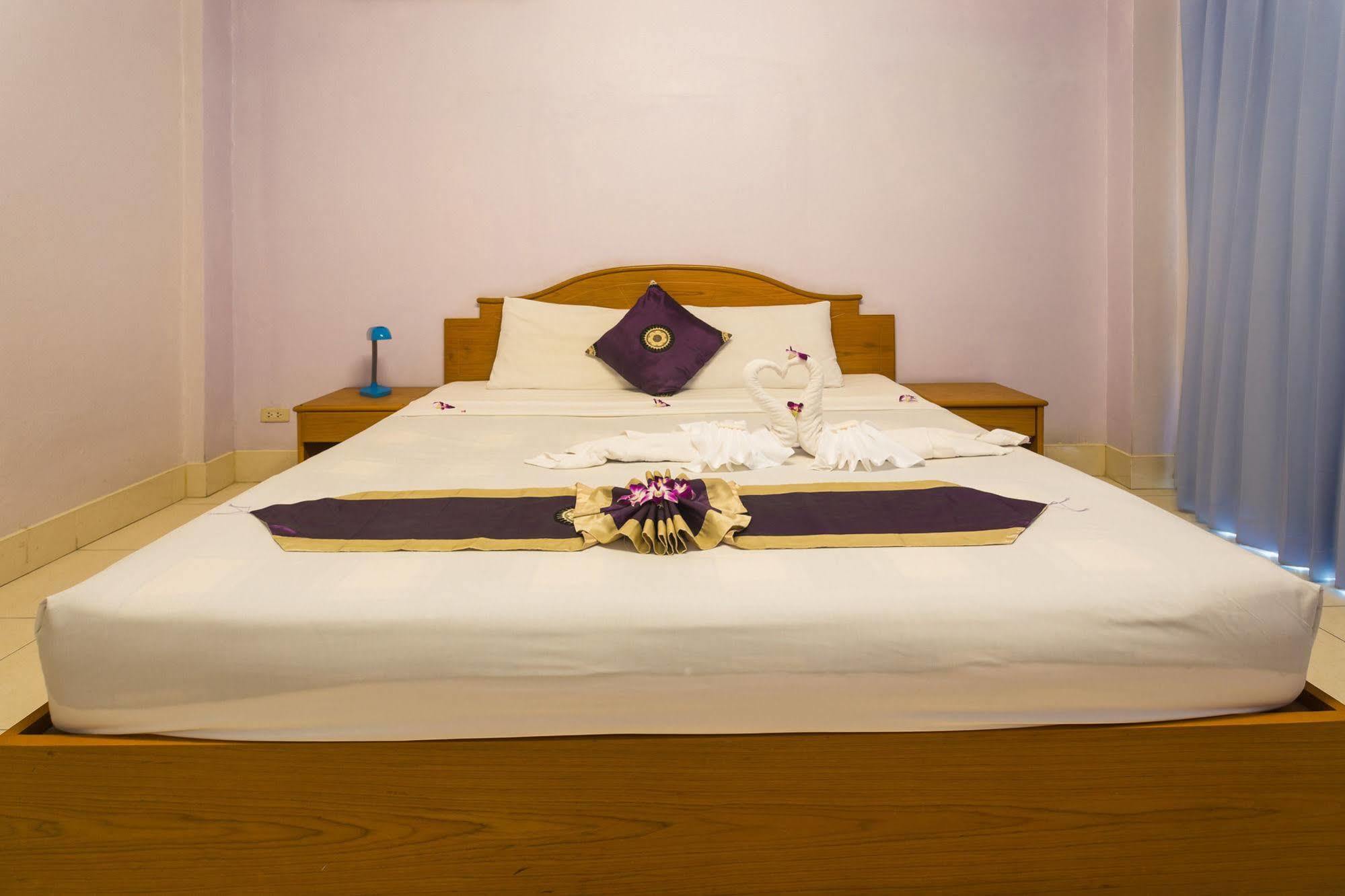 Guesthouse Belvedere Patong Екстериор снимка