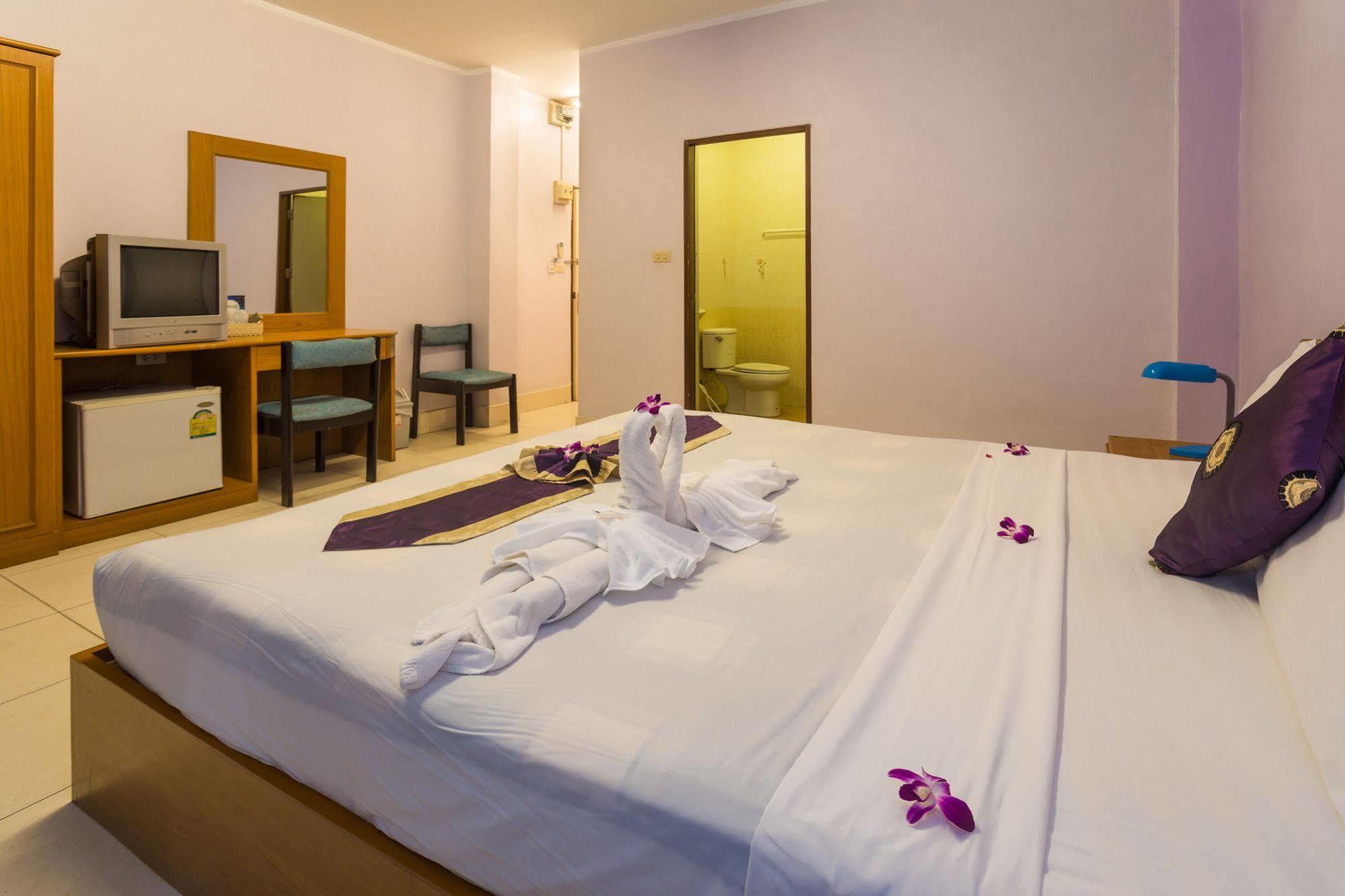 Guesthouse Belvedere Patong Екстериор снимка