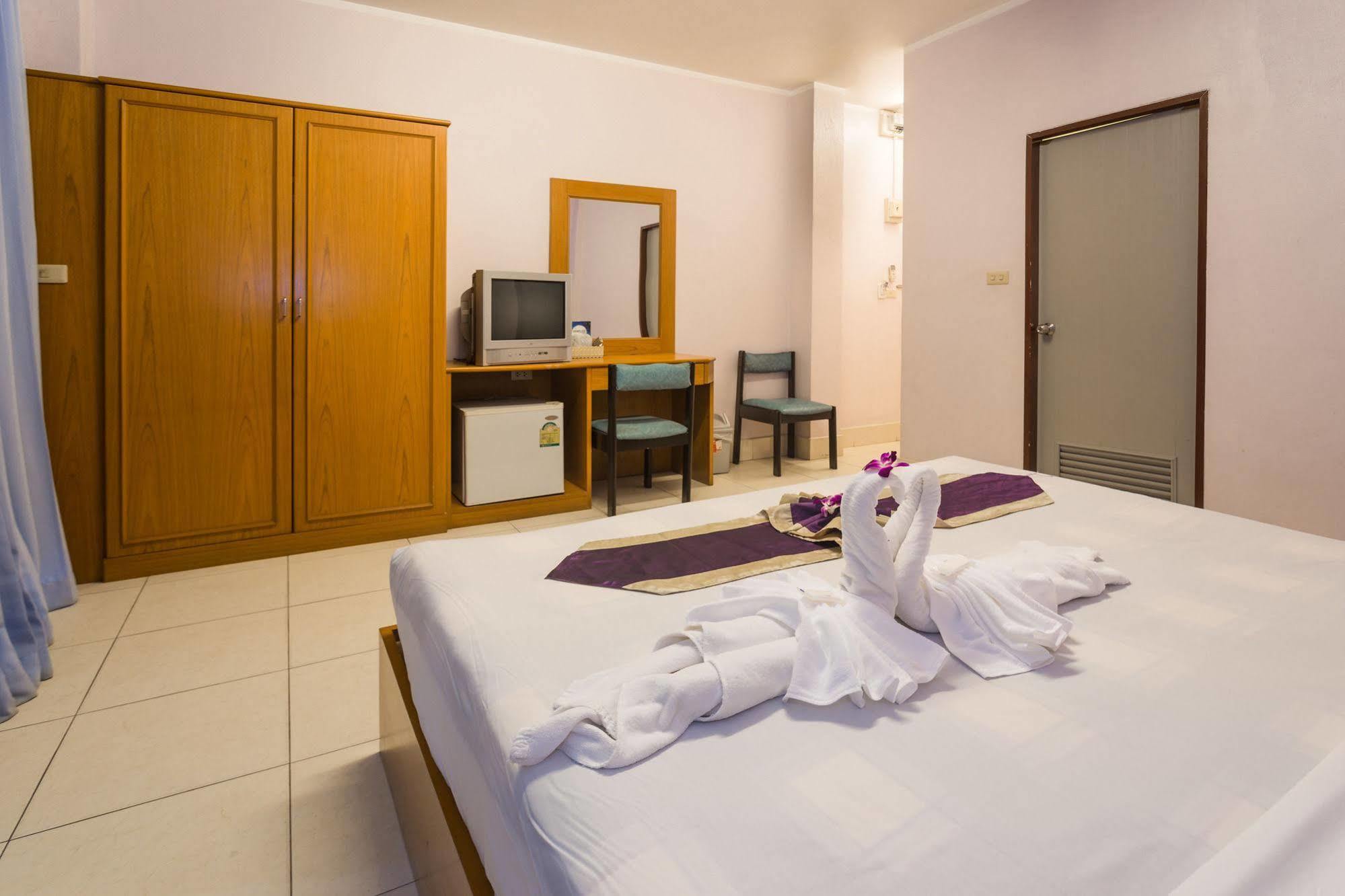 Guesthouse Belvedere Patong Екстериор снимка