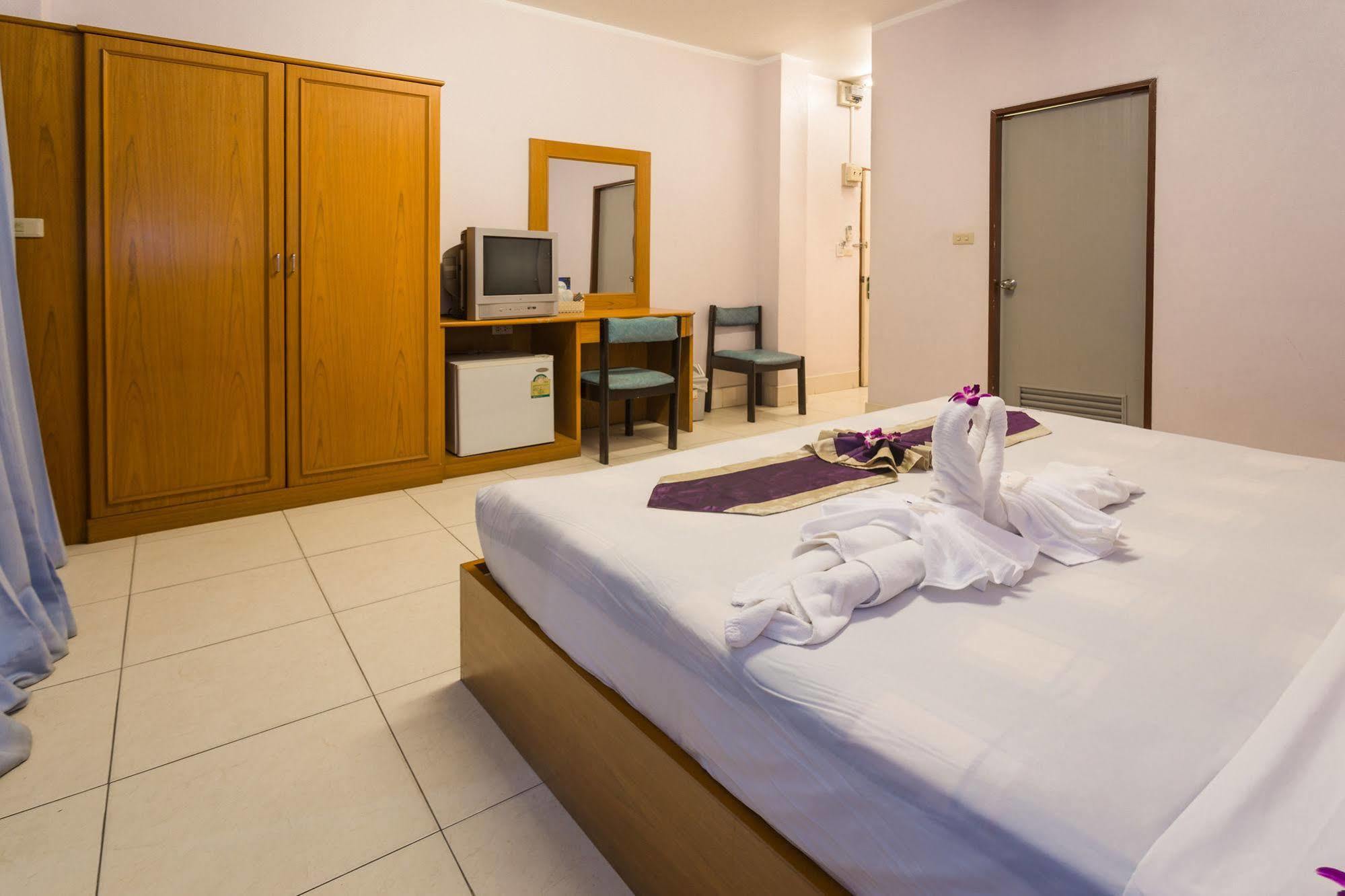 Guesthouse Belvedere Patong Екстериор снимка